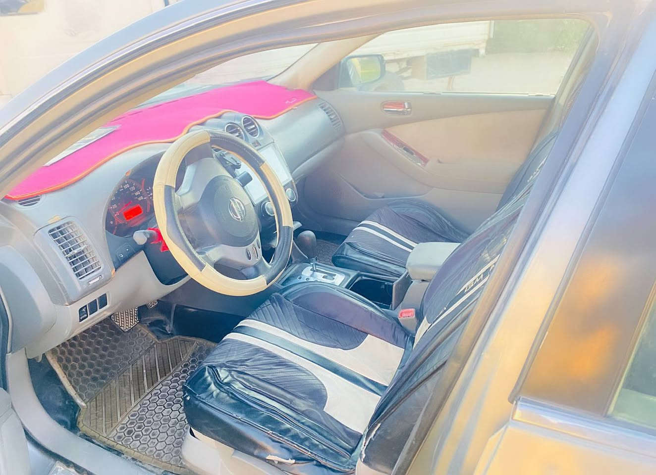 نيسان التيما 2008 فول بصمه رقم انكليزي بغداد سعر/85 /***********
