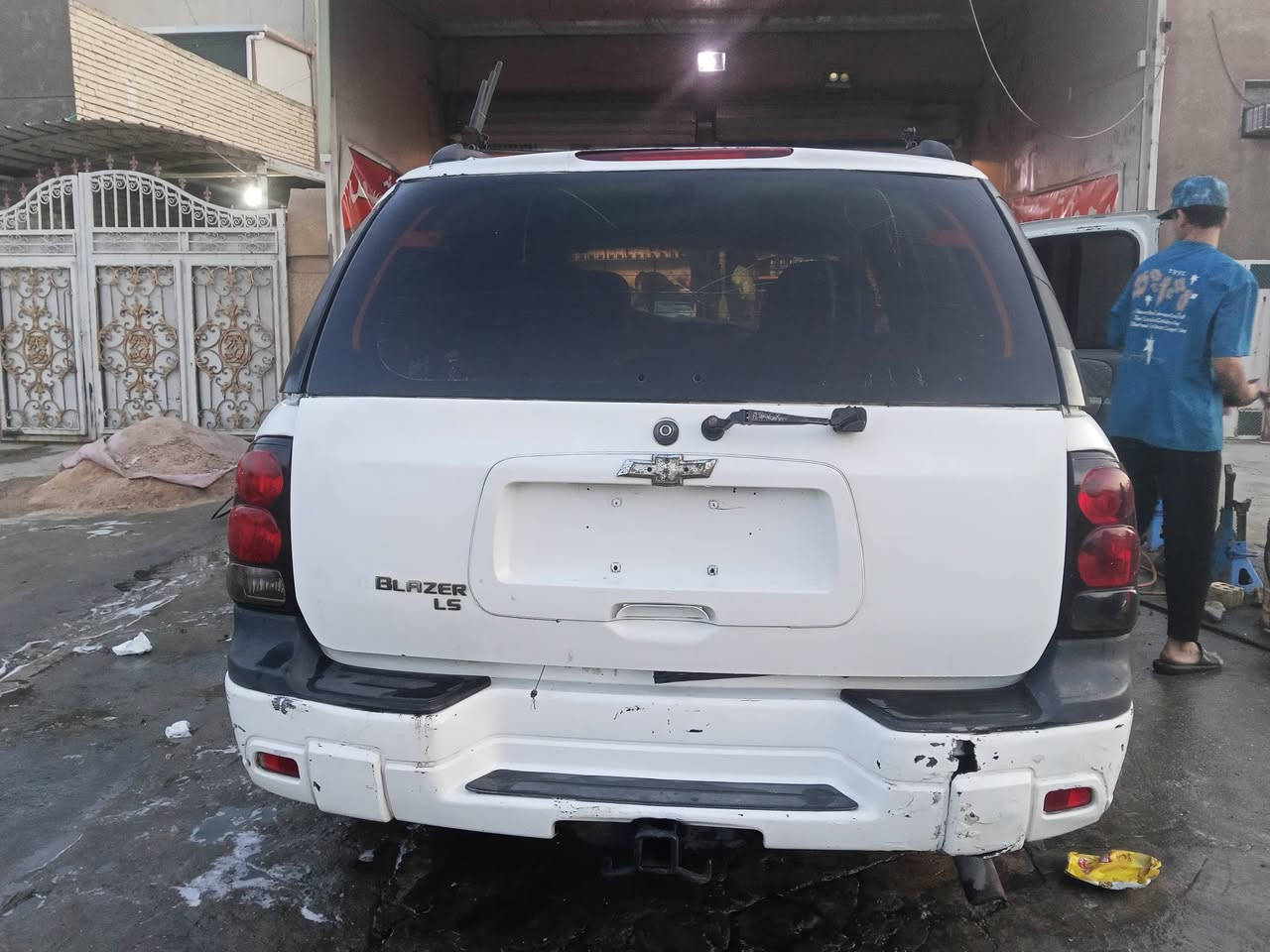 السلام عليكم
سياره ادوات ادوات 
بلايزر 2007 للبيع 
بيها محرك وكير بطه
مكاني بغداد الشعب 
رقمي متوفر واتس اب 
***********
