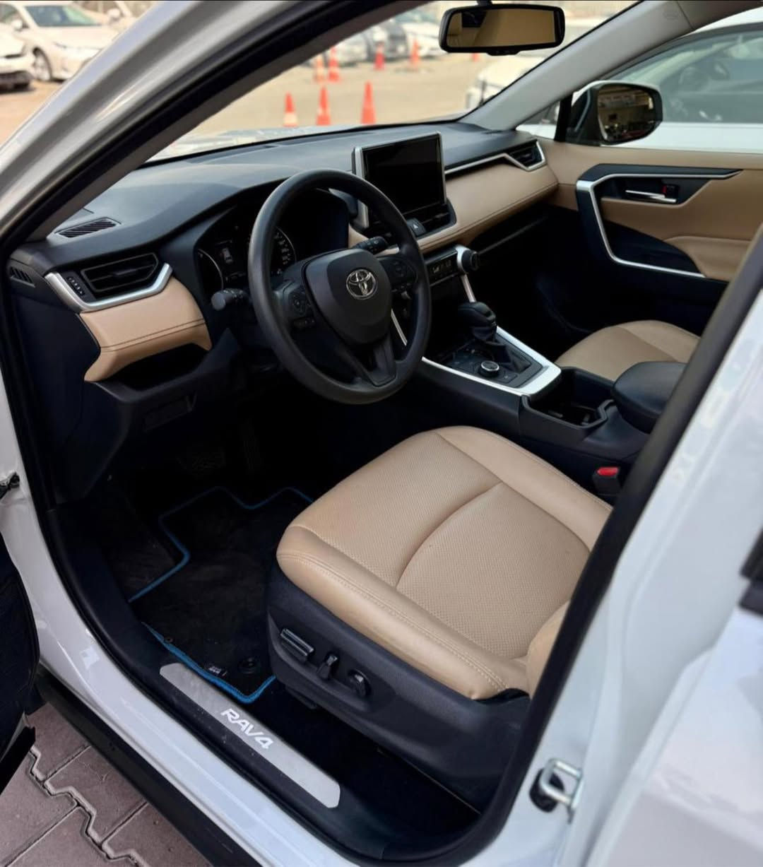 تويوتا راف فور هايبرد XLE بريميوم  للبيع 🚗

🔹خليجي ياباني أصلي
🔹 فول مواصفات – بريميوم 
🔹 الموديل:2024
🔹 اللون: أبيض
🔹 ناقل الحركة: أوتوماتيك
🔹 الوقود: هايبرد (بنزين + كهرباء)
🔹مقاعد جلد بيجي + كرسي كهرباء

✅ سيارة جديدة بالكامل
✅ اقتصادية جدًا في الوقود
✅ تقبل الفحص في الوكالة

‼️ لمعرفه السعر علق برقم 1 ‼️
   رقم بغداد
مستخدم العداد 12 الف كيلو 
مكفولة بدون صبغ أو بارد أو تبديل

📍 الموقع : بغداد - معارض البياع - الشارع الرئيسي

⏰ اوقات الدوام جميع ايام الاسبوع 
من الـ 10 صباحاً الى الـ 9:30 مساءً  

📞 للتواصل : 
***********/ ***********
*********** / ***********
