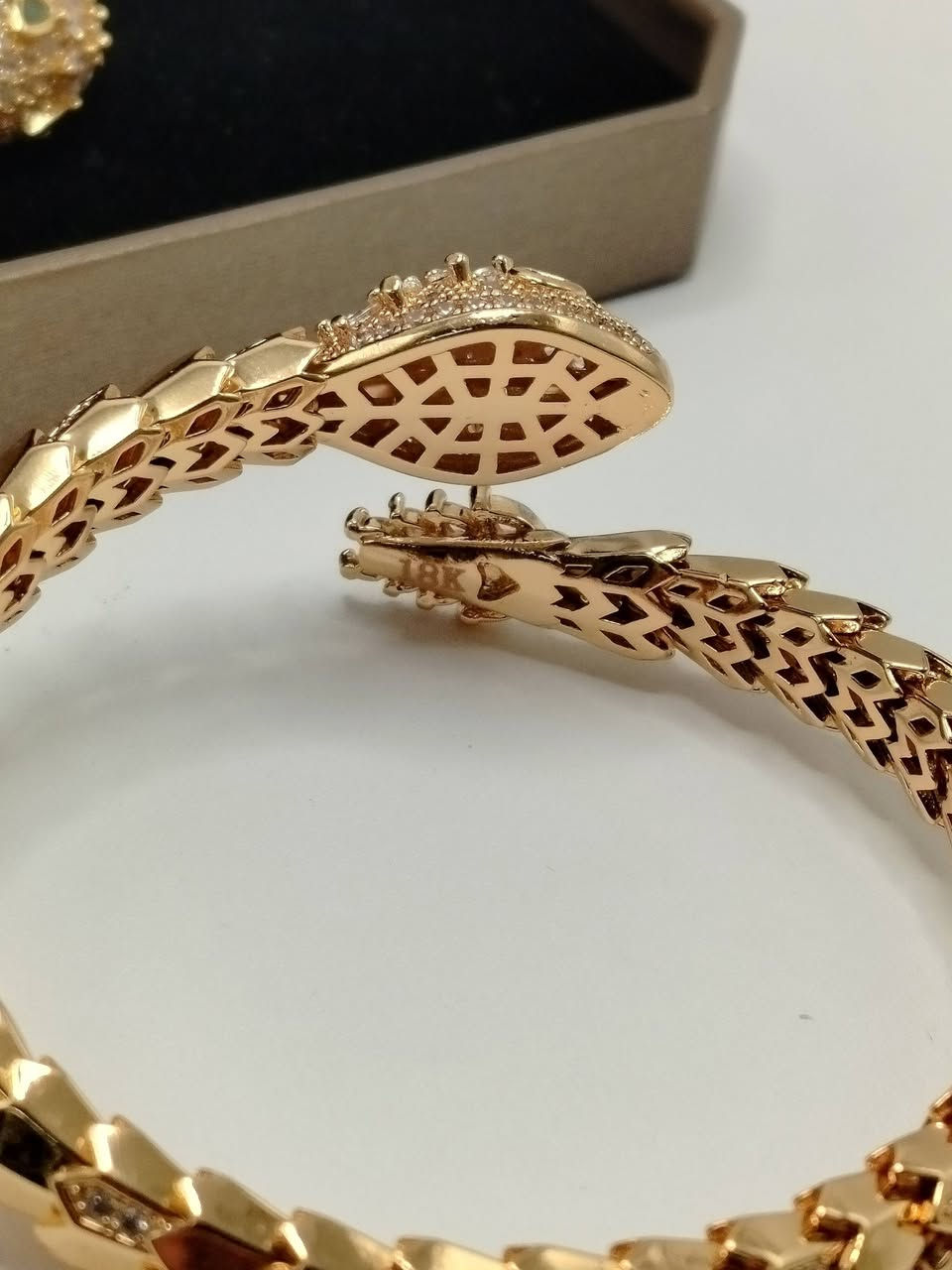 سوار ماركة بولكاري مع الملحقات كامل يوجد توصيل جميع المحافظات


**إذا كنت صاحب هذا الإعلان وتريد حذفه لأي سبب، رجاءا أرسل رسالة إلى الدعم الفني**