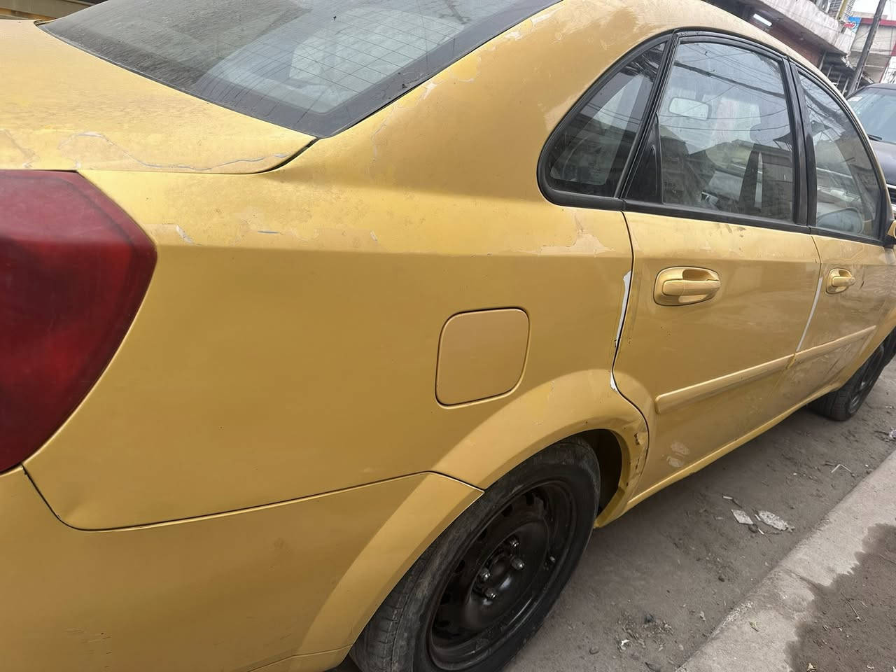 سلام عليكم أوبترا 2011 سياره  حلوه بيها فقط جملغ خلفي باقي جاهزه سعر 64وبيها مجال  ***********
