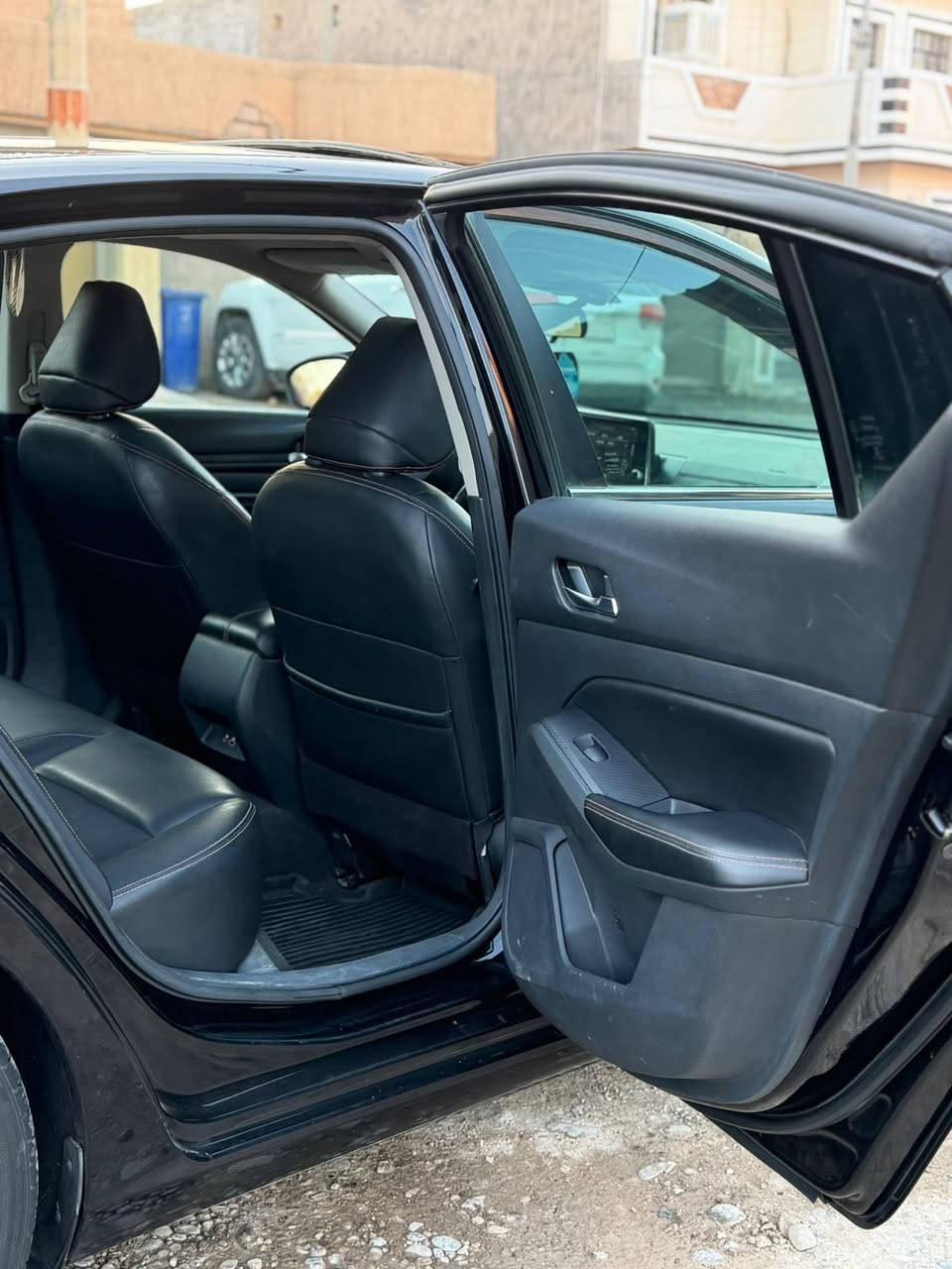 سلام عليكم
نيسان التيما موديل 22للبيع
 فقط بدون مراوس 
فول موصفات sr 
معروفه فول فتحه رادارات نقط عمياء السياره نضيفه حيل محرك كير تواير ٤ جدد صدر نضيف بيها ٣ قطع تبديل بدون ايربالك رقم نينوى سنويه جديده شرط التحويل والغرامات رقم الهاتف
***********
