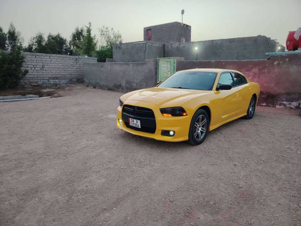 السلام عليكم جارجر للبيع موديل ١٤ اصل رقم انكليزي سياره جاهزه مابيها اي نقص كير مكينه حداديه تبريد ثلج ضررها جاملغ الخلفي فقط سنويه ل٢٩ بيع فقط بدون مراوس شاشه جبيره دواخل عسلي السعر ١٥٠ وبيها مجال الرقم *********** و*********** الي مو شراي لا يتصل العنوان الديوانيه الحمزه الشرقي

