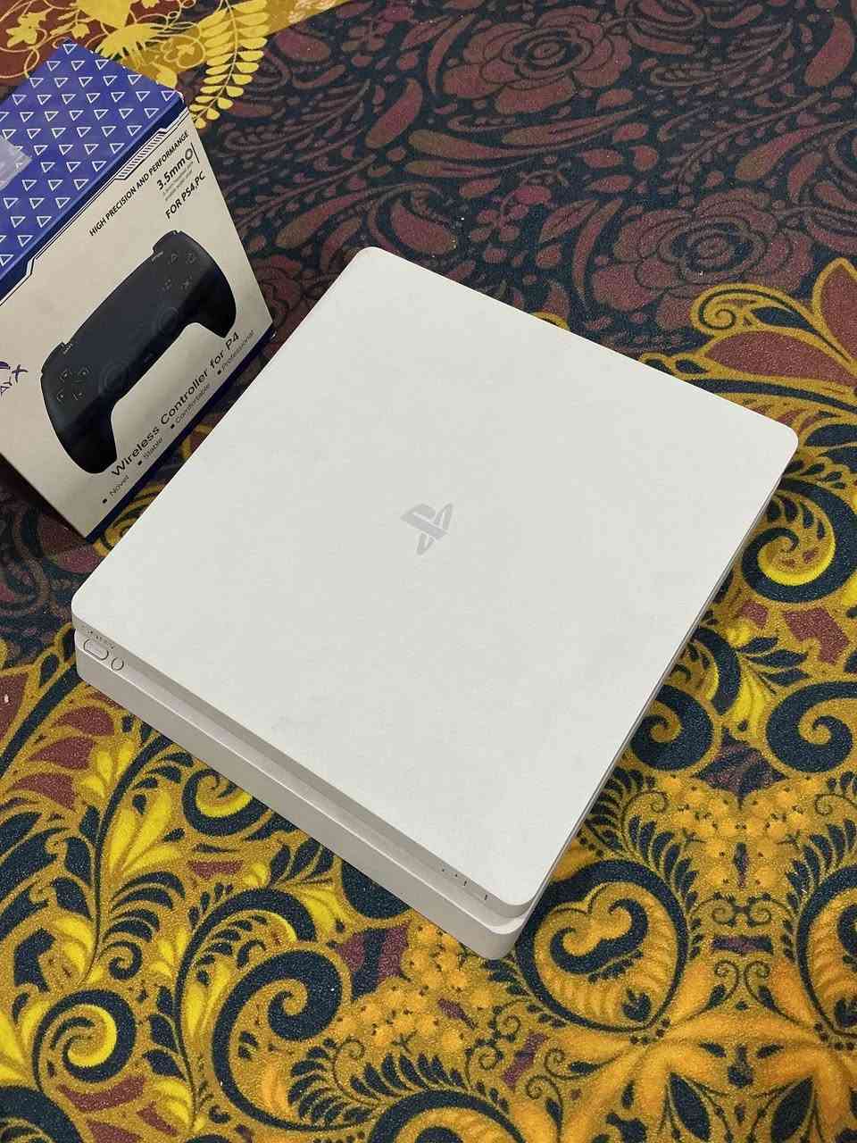 للبيع PlayStation 4 Slim إصدار أصلي نظيف جدًا 🎮  

نضام 6.72 النادر — شغل مرتب وبدون أي مشاكل

✅ غير مفتوح  

✅ وياه الكارتون وكامل الملحقات  

✅ 2 جويستيكات  وحده اصلي و وحده تجاري شكل بلي فايف 

✅ 4 ألعاب مشهورة  

Need for Speed Heat

The Crew 2

Efootball 25

Hitman 3

✅ جاهز للعب والفحص بأي وقت  

✅ جهاز ممتاز وأداء قوي

جهاز كلها بلادي ما مبدل بيه اي قطعه انشاء الله

الجهاز استعمال نظيف جدًا وما يحتاج أي صرف 

📍المكان: بابل / الطهمازيه

💰السعر: 300 الف

للمهتم مراسلة خاص

او رقمي 

***********
