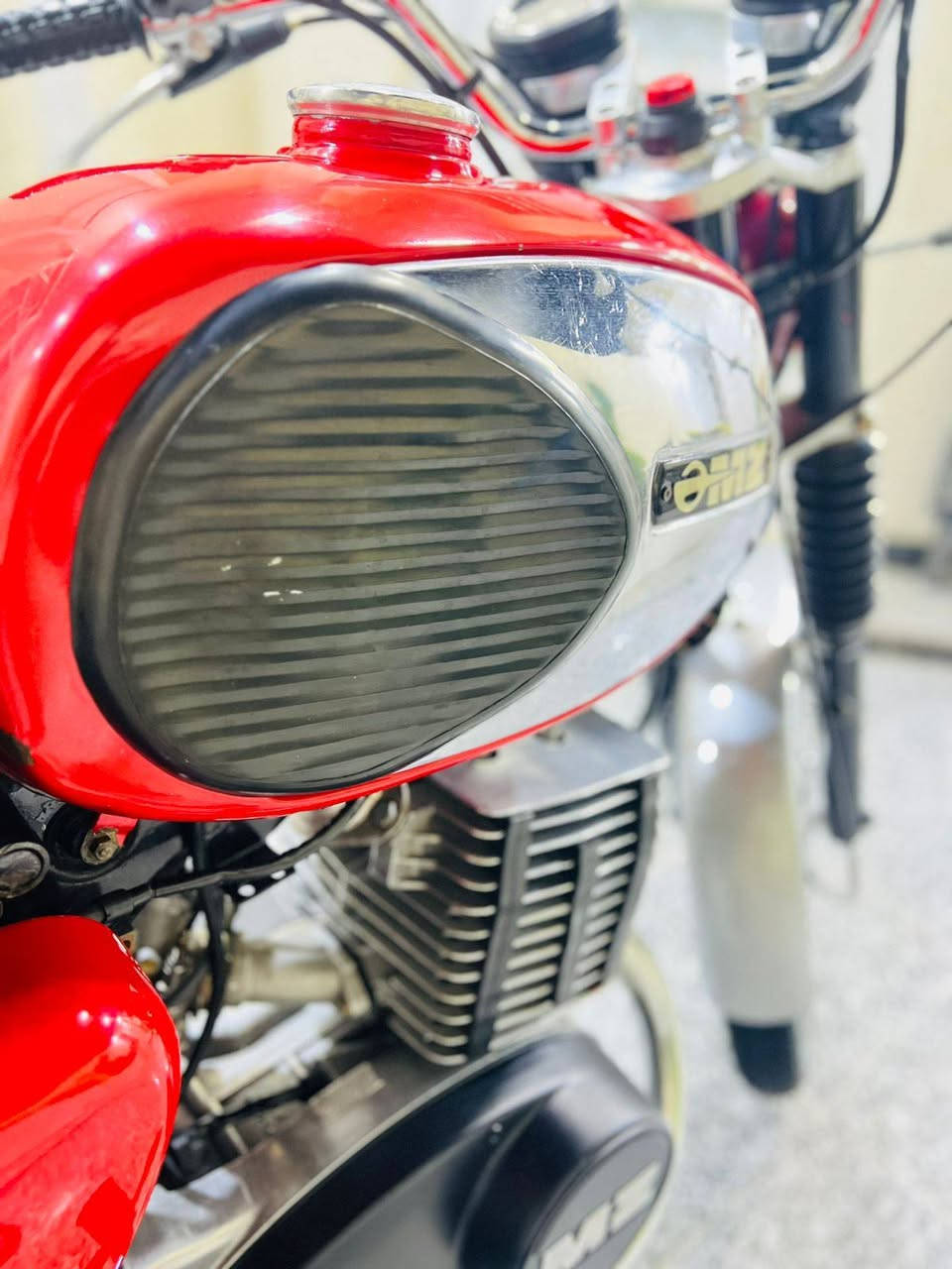 سلام عليك من رخصت لناس لطيبه مستعجل عل بيعه ١٩٨١ اصولي بسمي رقم انكليزي ٤ نمر مميز بدون لحيم سايس ٢عل فتح لمكينه عل شرط داخل كله الماني عل فتح وماطور مكفول من كلشي ماعايز برغي لماطور كله كامل ربع متذب علي ولا ناقصه شي غراضه المانيه عده شكم شغله مو المانيه مال شركه ماهر فقط مكاني واسط ولماطور معروض ٤٥٠٠ وبي مجال متواجد عل خاص


**إذا كنت صاحب هذا الإعلان وتريد حذفه لأي سبب، رجاءا أرسل رسالة إلى الدعم الفني**