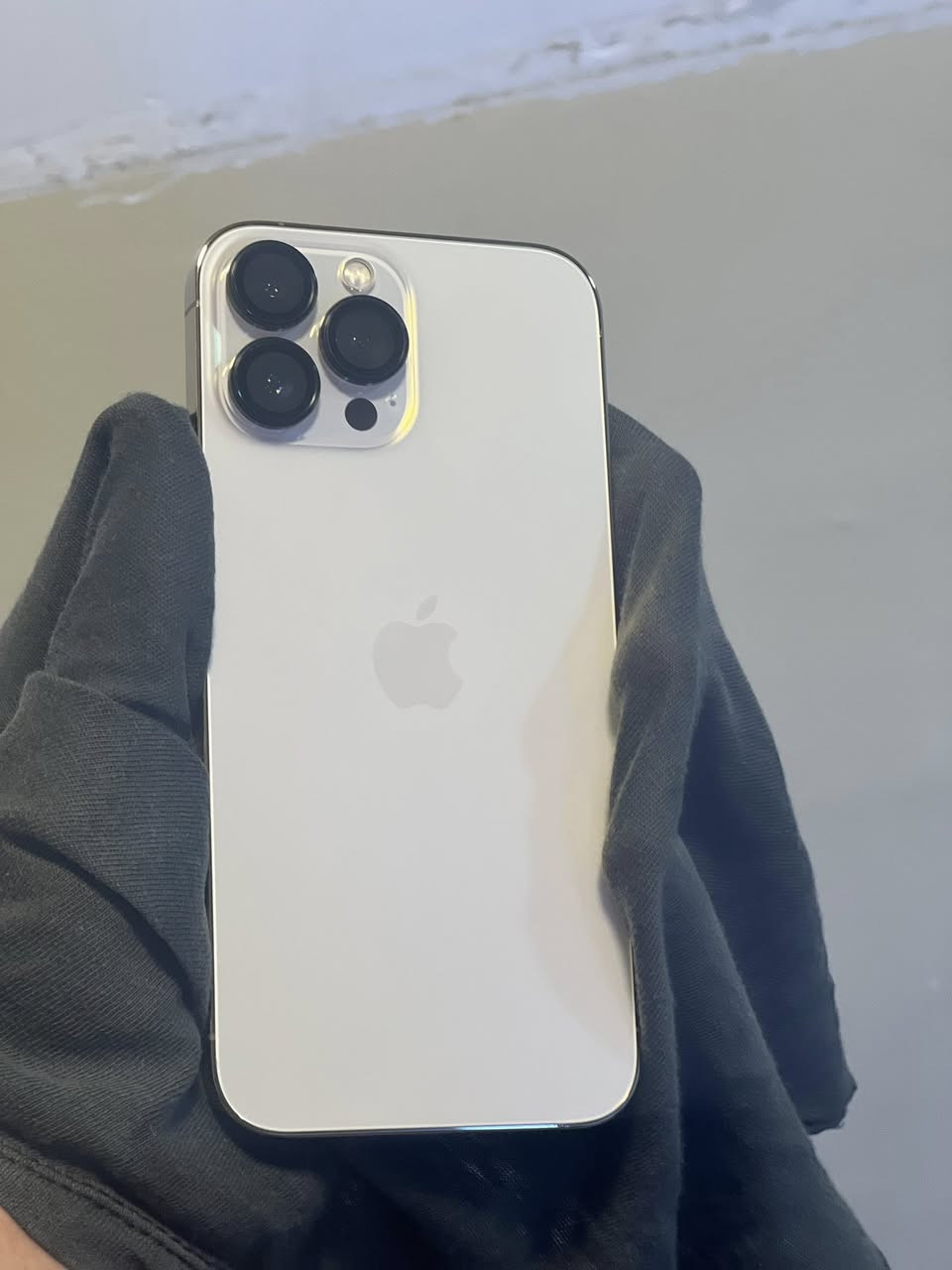 من رخصت الادمن
iPhone 13 pro Max 
نضافه 100/100
تك سيم
بطاريه 95
فيس ايدي شغال
جهاز وتر بروف
مساحه 256
للتواصل ***********
واتساب فقط
