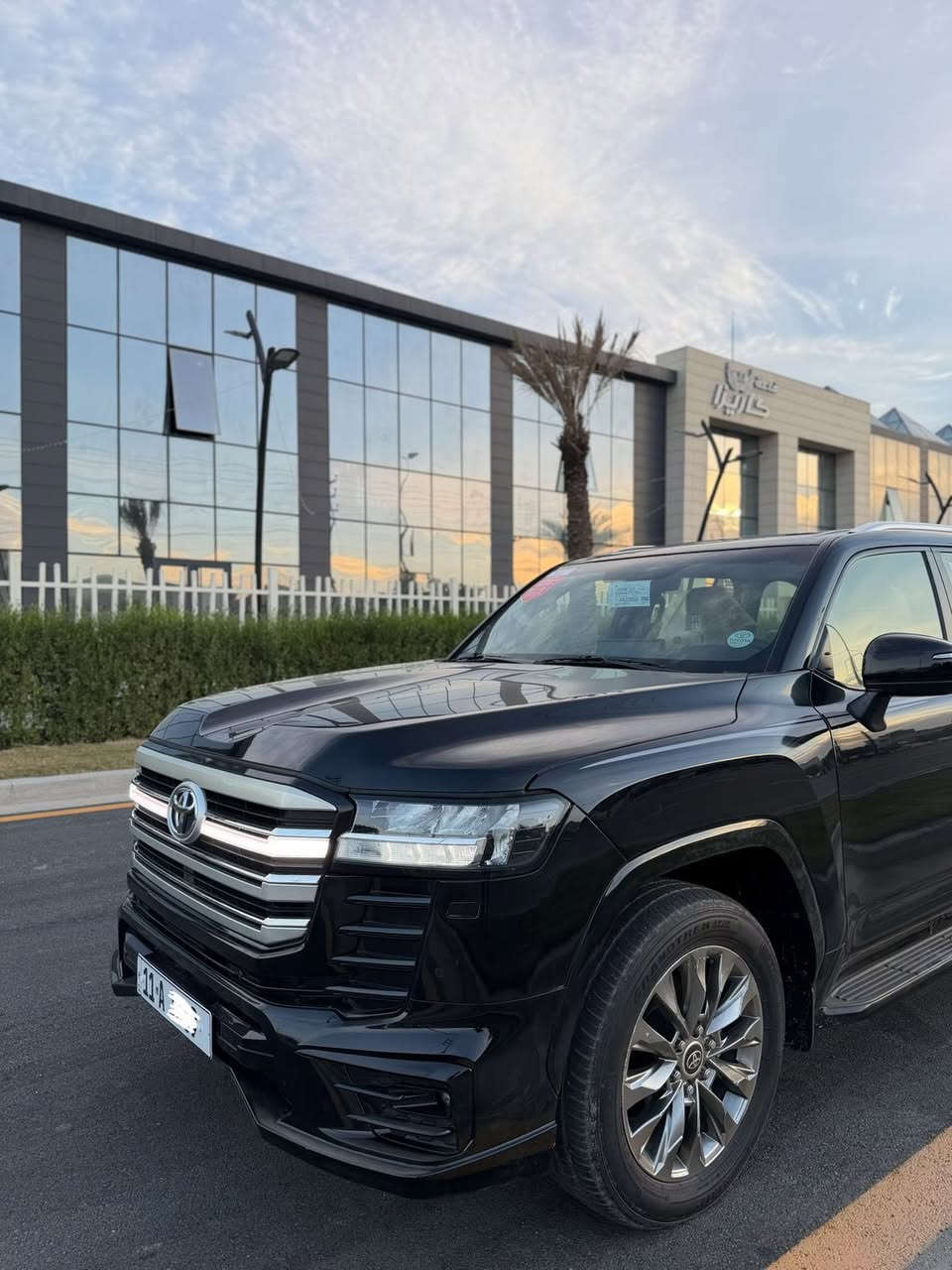 سلام عليكم
لاندكروز 2022 gxr اسود

رقم مميزز بغداد بسمي 

بضمان شركة ساز  

مااشيه 53 حقيقي

مكينة 6سلندر ٤٠٠٠ تنفس طبيعي

رقم بغداد  باسمي

مواصفات 

بصمة 

تشغيل عن بعد 

5 بصمات ابواب

باب خلفي كهربائي 

كراسي اثنين كهربائي 

كشنات جلد بيجي 

تدفئة تبريد كشنات 

شاشة لمس

3 شاشات ايباد تطبيق

تحكم ستيرن جهتين 

طفايه 

ثلاجه 

فتحه 

شاحن لاسلكي

هاند بريك بصمة

حساس امامي خلفي 

المري شفط 

تحكم كهربائي بالمري 

وبعد بي هواي مواصفات 

السونار موضح بصور 

السعر 530 وبيها مجال

بسيط 

السيارة شركة تويوتا ساز 

العنوان/  بغداد الكرخ

للتواصل ***********
