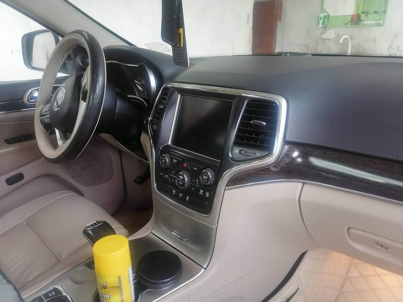 اسلا عليكم جيب 2014 خليجي لمتدد مكفوله عده بارد 4 أصابع وشخوط بسيطه ماشي 200 ك لمتدد فول الفول بنوراما جنطه كهربائية جكات تصعد وتنزل حساس امامي وخلفي شاشه كبيره تحكمات استيرن خزن ميموري كشنات كهربائية فوللل الفول داخل بيجي لايت زنون شاده 250  الفف قوي كلششش سعر 230 وبيه مجال مكان بابل اجبله الشراي يتصل *********** 💯💯
