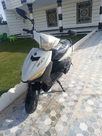 دراجه للبيع سعر 350 اتصال 07824361038