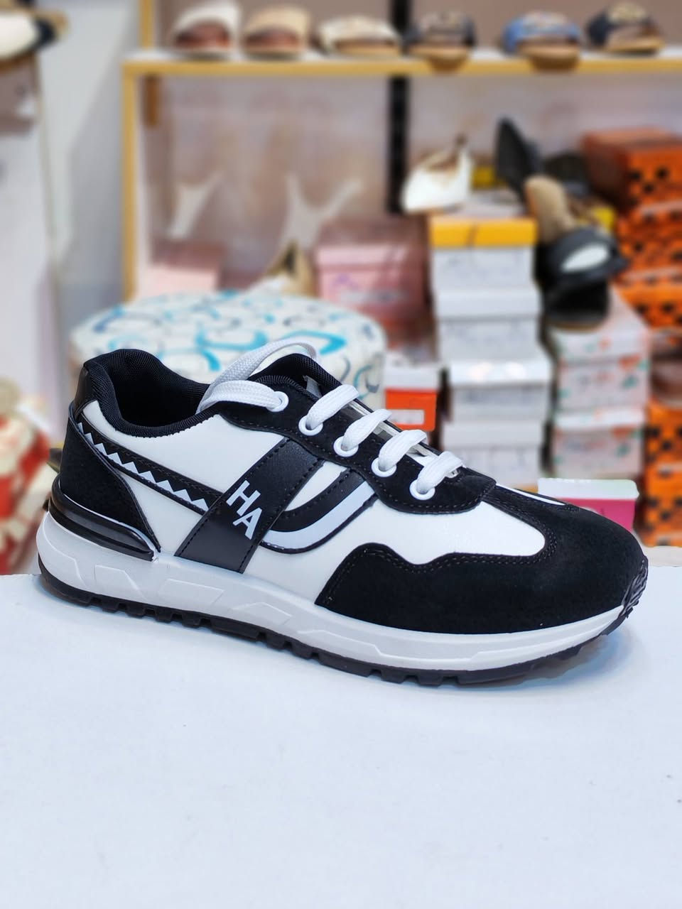 #جديد
سعر القطعة 💥10000 الف 💥
بوتين اسبورت طبي خفيف الوان المعروضه فقط
#العنوان خانقين مجمع الحاج قاسم خلف مجمع حبيب مول
توصيل جميع المحافظات وداخل خانقين واتس ***********
احذية و حقائب بشار
