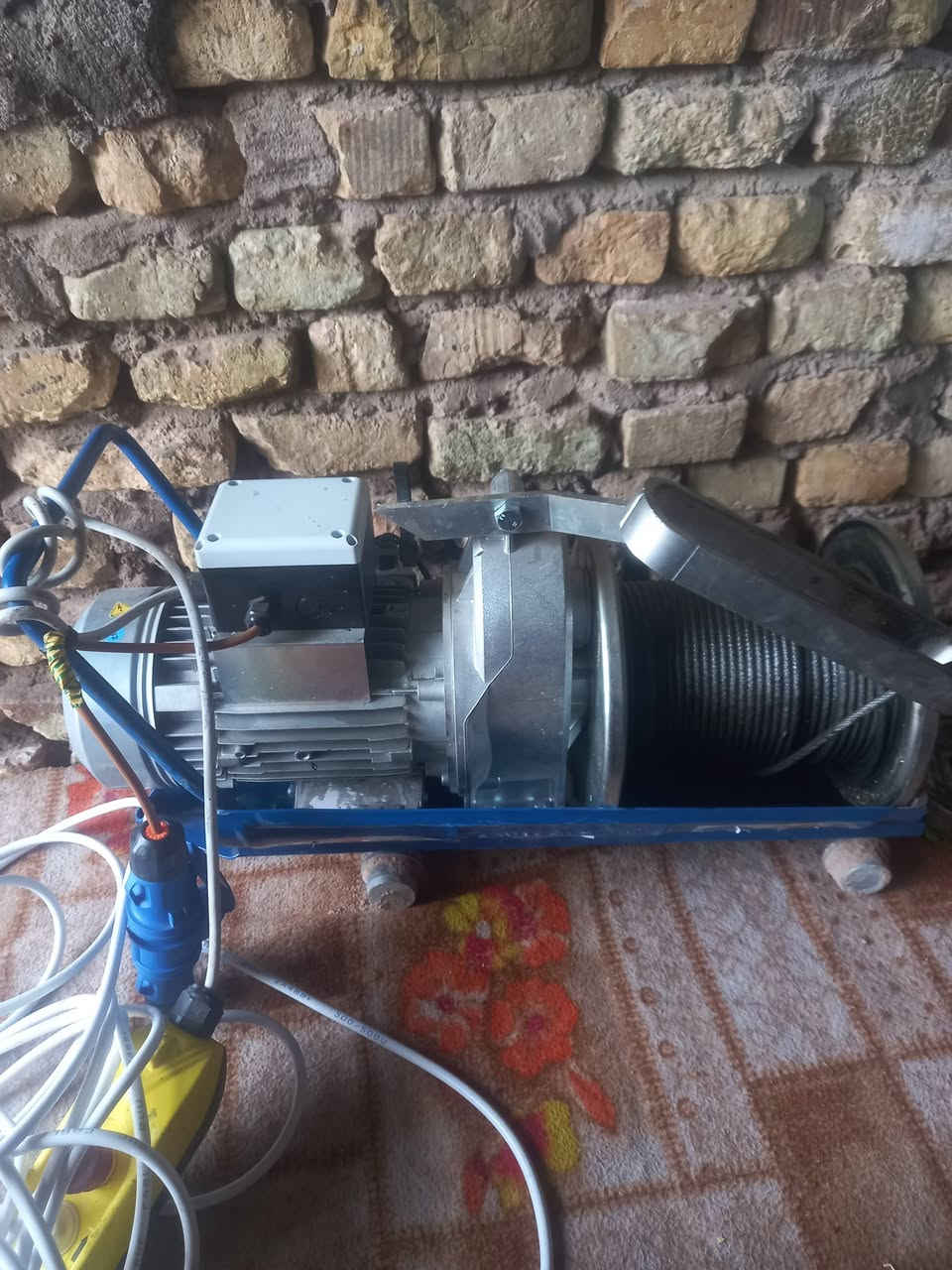 سلام عليكم خوان ونج البيع وشراي تصل على هاذ رقم ***********
