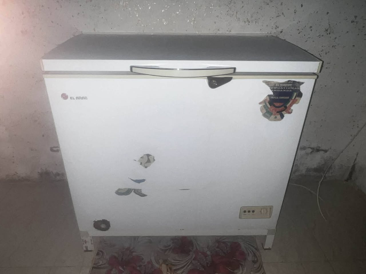 السلام عليكم احبتي 
مجمدة نظيفة مع  ظمان التجميد بسعر مناسب 
المكان حي الحسين شارع الموكب فرع محمد أبو كيان الكهربائي 
للاستفسار ***********
