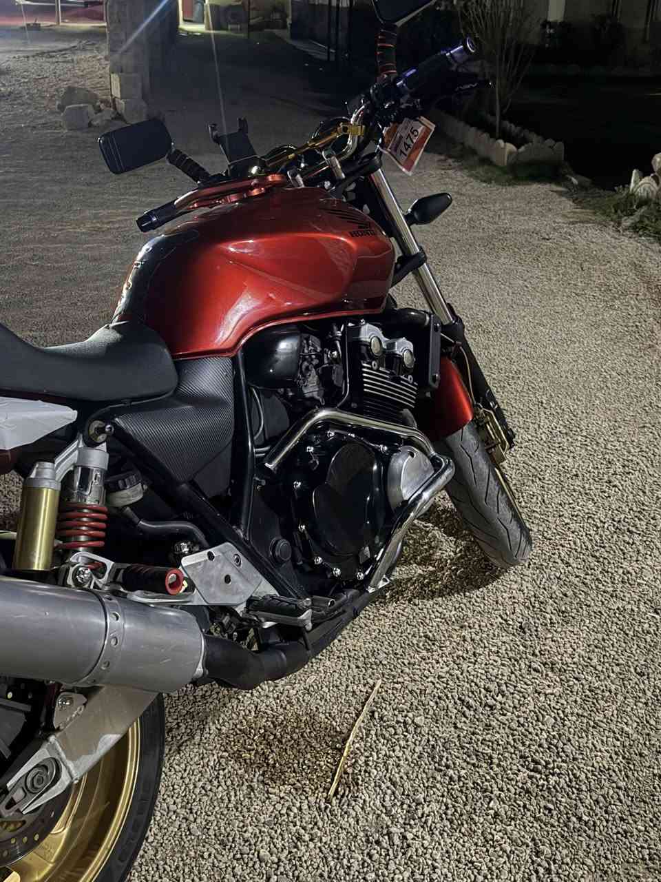 سيبي 400دراجه مامسجله بعدهي طك كارتون مكفوله كفاله عامه مكفوله حته إذا كلوب محروك سعر 25بيها مجال ***********مكان رمادي
