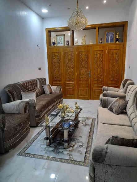 بيت للبيع حي القادسيه 
بناء حديث ودرجه اولى 
المساحه 133 متر 
واجهه 6 متر و 63 سم
مسلح وطراز حديث 
3 غرف نوم + استقبال + مطبخ حار و مطبخ بارد + صالتين + استقبال + ثلاث مجاميع صحيه 

للإستفسار الاتصال على الرقم ***********
