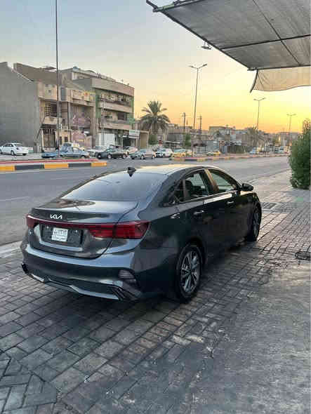 سلام عليكم على الجميع 
K3وارد كوري اصل اصل اني مستوردها من كورياء بيها فقط بنيد بدلة نفس لون اصلي شرط بدون قطره صبغ 
مواصفات السياره:فول 
بصمة وبصمة ابواب
كشنات جلد وكهرباء 
الكشنات الاماميه تبريد وتدفئه 
الكشنات الخلفيه تدفئه
سايد بريك بصمه 
تبريد قطعتين 
شاحن موبايل
٣انظمة قياده 
شاشة كبيره 
كامراء دواره 
ردار من كل جهات
حساسة امامي وخلفي
ملاحظه: كير السيارة cvt محوره AT كلفني 13 ورقه تحوير درجه اولئ مكينة السياره مكفوله من كلشي ماشيه 15km السياره 
مكاني بغداد الشعب
رقمي. ***********
سعر السياره :137 منفيس بسمي ثاني يوم ابصملك علما الشعب
