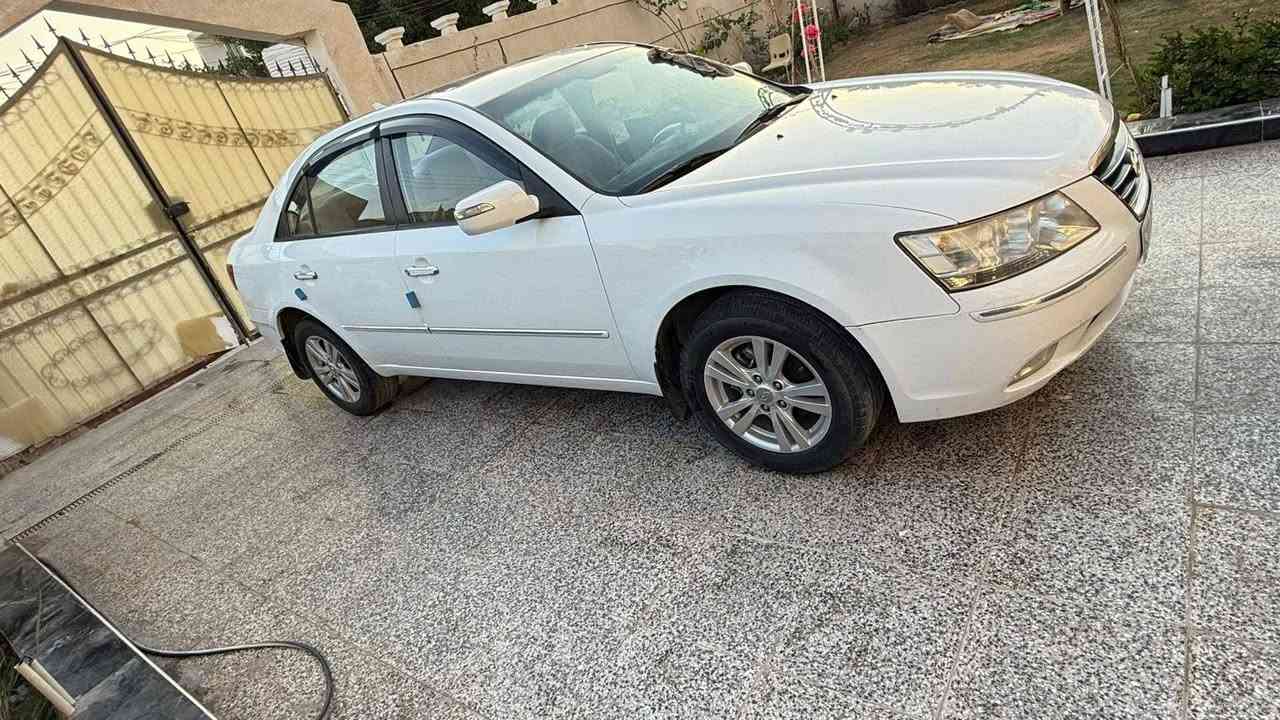 سلام عليكم
سوناتا 2011 خليجي فول مواصفات كفالة عامة بيها بس باردات ثنين موضح بالصور رقم اربيل مكينة 2400 جاهزة على اخر حباية ما بيها نقص كل عل بلاد مابيها كلوب تجاري  مكاني بغداد تقاطع النهروان ***********
