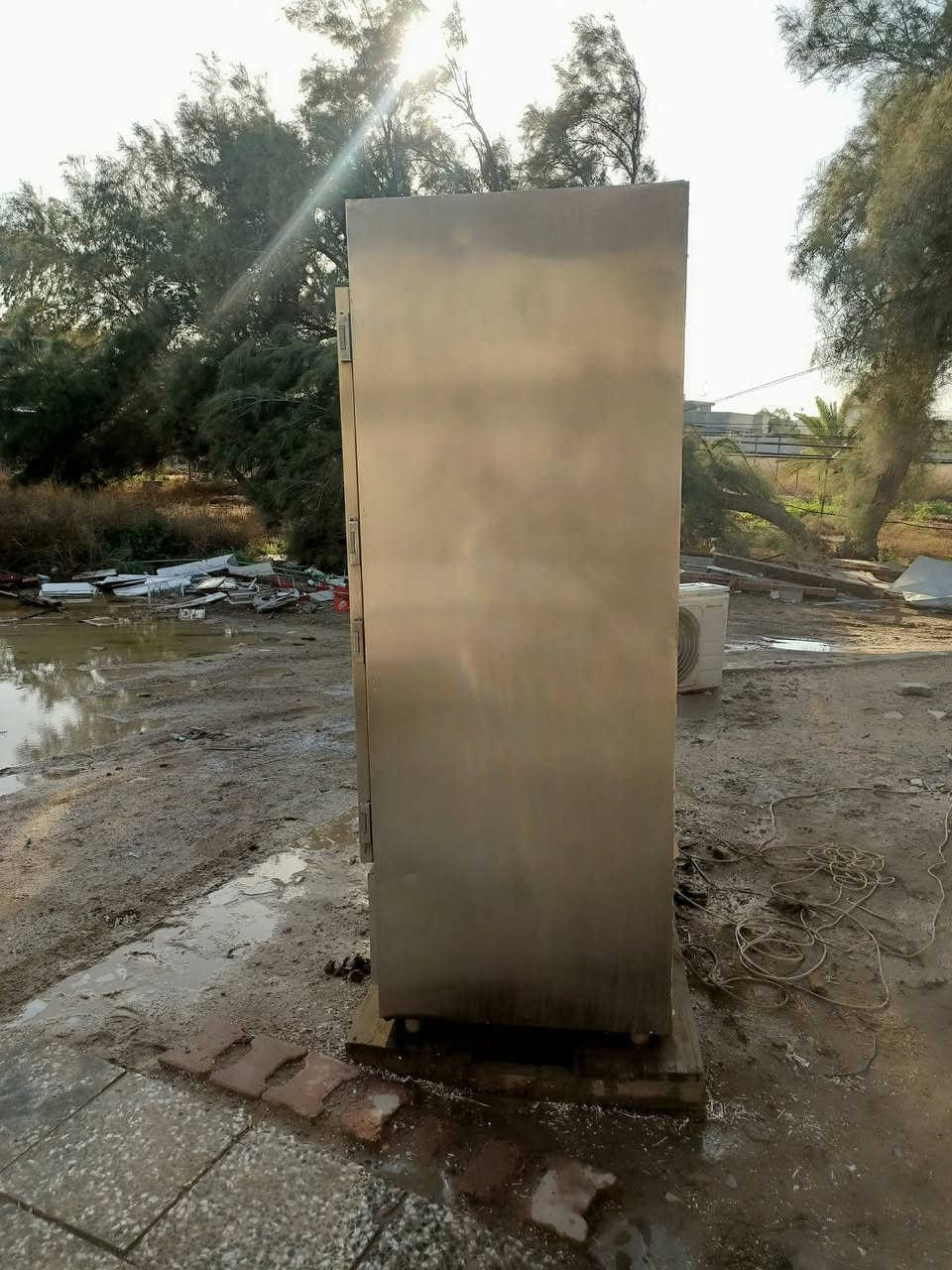 عارضه بريطانيه برون سل ستيل سحقه كناره وخزن جميع اللحوم والغيرها من المواد
السلام عليكم
من رخصة الادمن عارضه بريطانيه ماركة برون سحقه كناره
قياس ارتفاع مترين وعرض مترين سل ستيل خارج وداخل
العنوان بغداد جسر ديالى الكرغوليه خلف محطة الوقود شارع ماركة الهدي قرب ملعب تارتان
الاستفسار الاتصال *********** علمنا بيه وتساب
