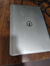 لابتوب ديل • نظيف • استعمال قليل