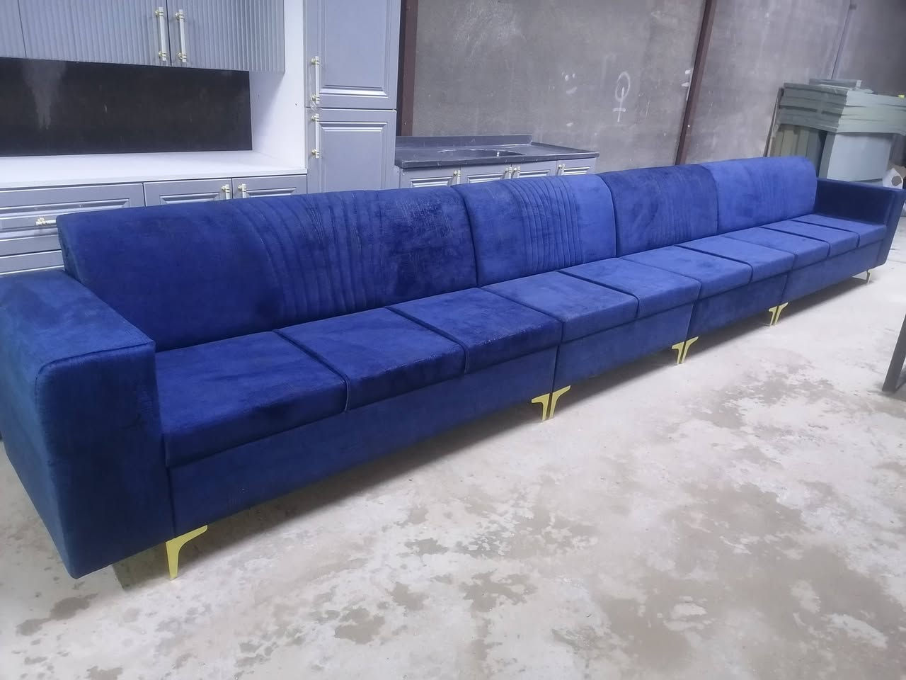 ديوان جويتي ٥ قطع يعني ١١ مقعد شغل تزكام وسفنج مميز ظغط عنوان بابل الحمزة الغربي الجمعيه بصف ازياء منتظر موسى للاستفسار *********** واتساب أو مراسلات الصفحه يوجد توصيل
