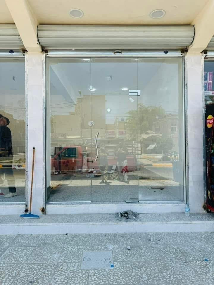 السلام عليكم ماعليكم الى الاتصال وسنصلكم لاٱخذ القياس يوجد لدينا كافة الوان وانواع الجام كذالك نعمل في مجال واجهات المحلات جام 10ملم السماوه مدخل الصياغ من جهه الخناق هاتف
 ‭0783 249 0820‬
