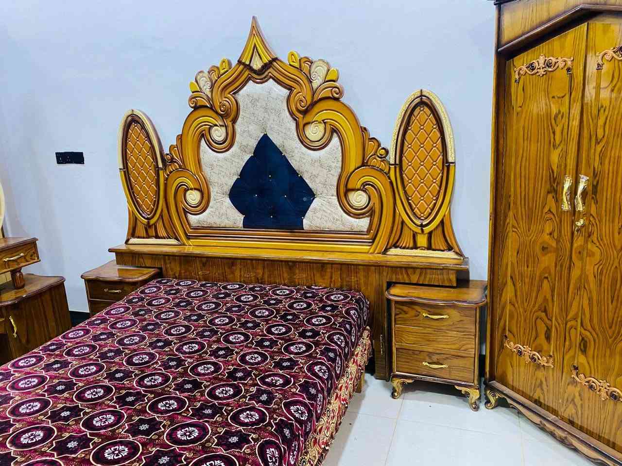 توجد غرفة نوم توج صاج عراقي متكونة من 5قطع نضافة فول هيا ودوشك سفنج اصلي السعر 950 العنوان الرمانة الاستفسار علرقم ***********
