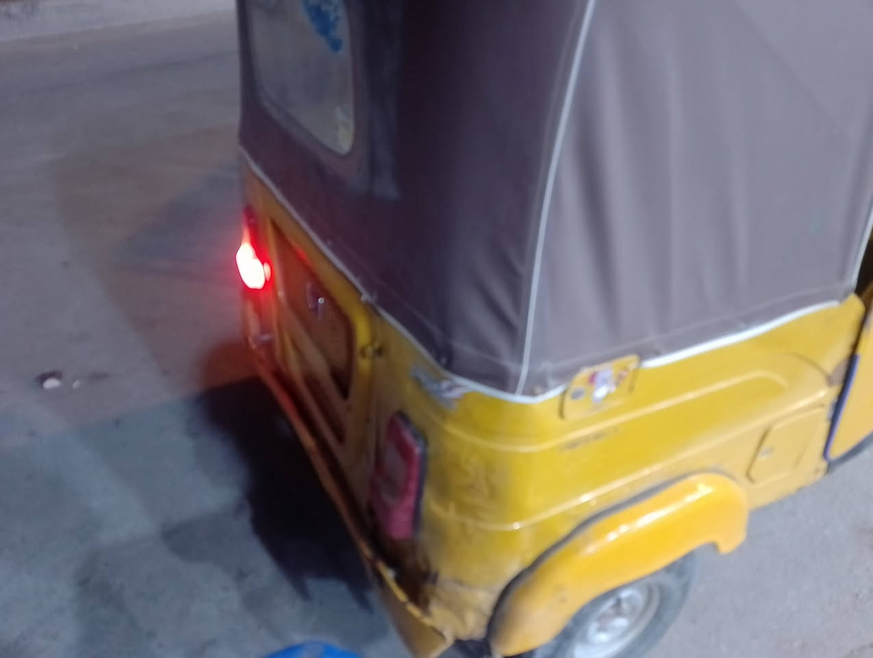 تكتك موديل 21 سعر 5ونص بيه مجال اوراق ?اتصال علا هذاذ رقام *********** ومكينه 22شركه
