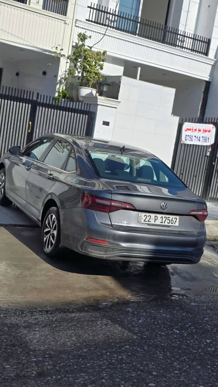 volkswagen jetta بۆ فرۆشتن مۆدیل 2023 مواسەفات s شاشە ئەلکترۆنی خەتی جادە رادار گێر تۆماتیک و عادی ٥ ویل کەپ کامێرە شاشە گەورە سەیارەکە بێ بۆیاخ بێ سارد بی چال و شوخت کلین داخل بوە بەس ماشاللەی دەویت رەنگی نەفتی سەنەوی تازەیە بەناوی خۆمانە مەکینە ١٥ تۆربۆ ماشاللە زۆر بەقوەتە گێر و مەکینە و هەموو گیانی بەشەرت تکایە ئەگەر 
شتەری نی تەلەفون مەکە نرخی 168 مەجالێکی کەم ژمارەی موبایل *********** أربيل, العراق
