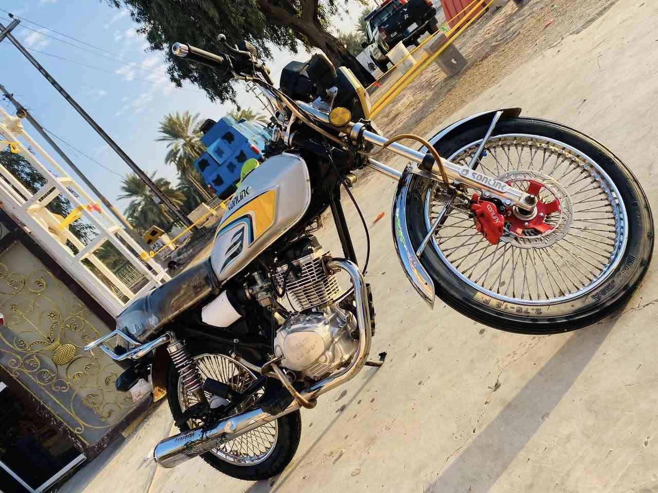 السلام عليكم تايكر موديل 2024 مكينه ما مفتوحه جديده أوراق كامله 
السعر 625 وبيها مجال قليل مكان الصويره رقم الهاتف
***********
