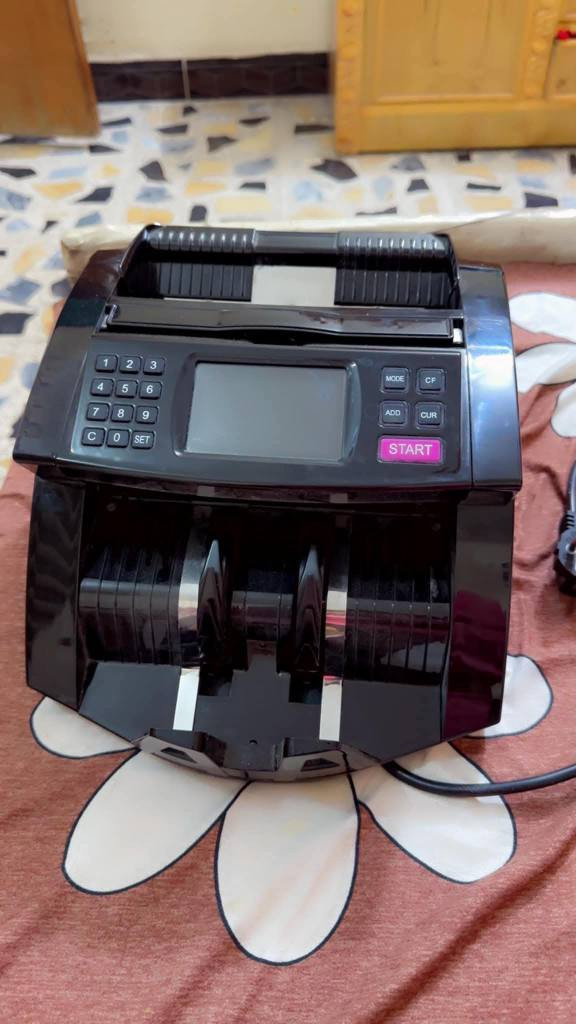 عدد نقود للبيع مستخدم 3 اشهر 
يحسب جميع العملات عراقي دولار ويكشف المزور
السعر 160 الف
*********** بغداد, العراق
