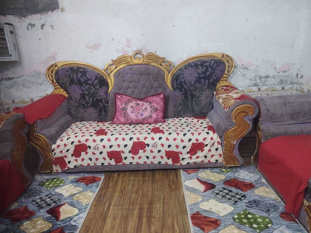 قنفات للبيع خمس قنفات سعرهن 250 وبيهن  مجال قليل ***********
