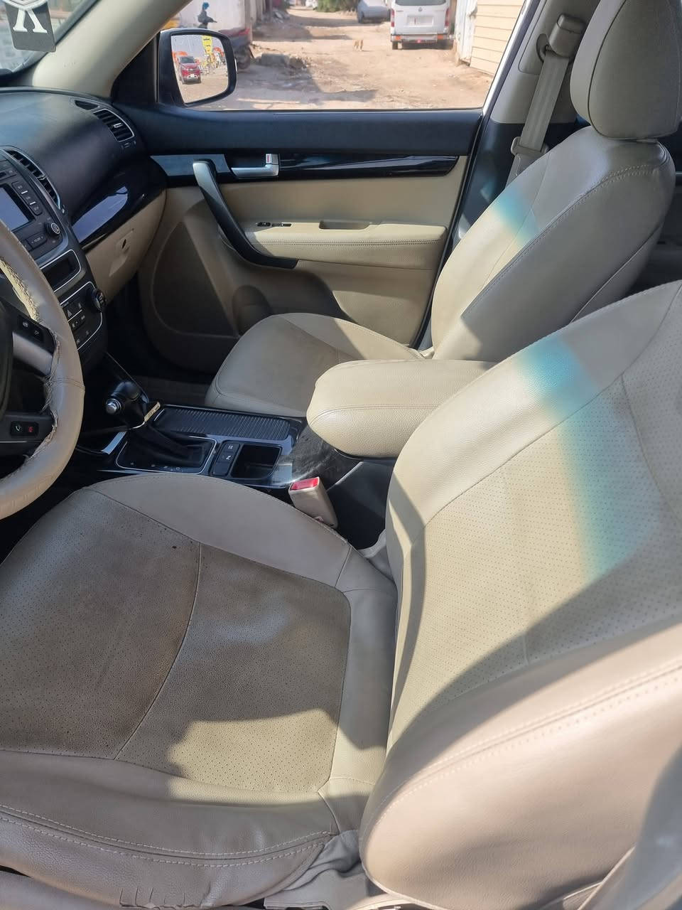 السلام عليكم سورنتو ٢٠١٥ مكفولة ماشية ١٢٢ الف رقم بغداد فول عدى الفتحة والجلد الاتصال  ***********
مكاني الديوانية
