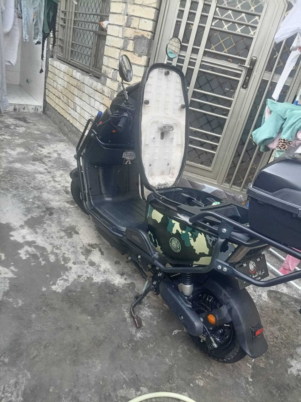 دراجه شحن سبع بطاريات صقر الاحمر اسمها السعر 675؛ وبيها مجال ***********
