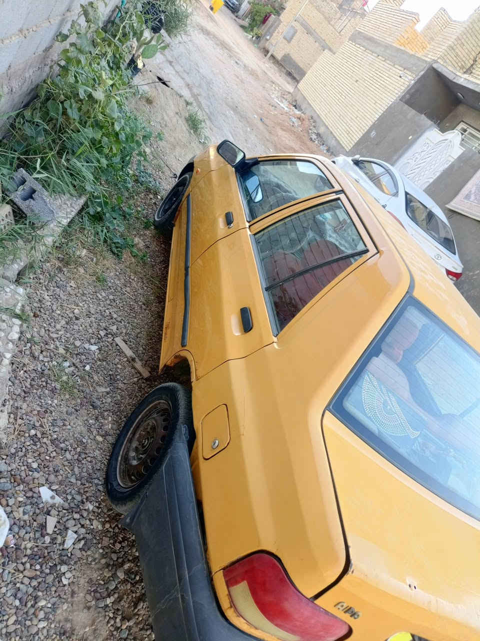 السلام عليكم
سايبه مديل 15 مشروع وطني 
سياره جهازه كبل لشارع مكينه جديده ستوها مشدوده بيها طابوكه وكور كير جديد 
حدايه لسياره ٨٠ ب١٠٠
ضربه سياره مابيها بس خيسات موضحه بصوره شواصي سليمه سياره مصفره غرمات بس مطلوبه هيه ١٥٠ الف 
السعر 26 ورقه 
بيها سياره ملاحضات وترتيبات بصيطه 
***********
بيع عقد مروري وتحويل بسمك مباشر
