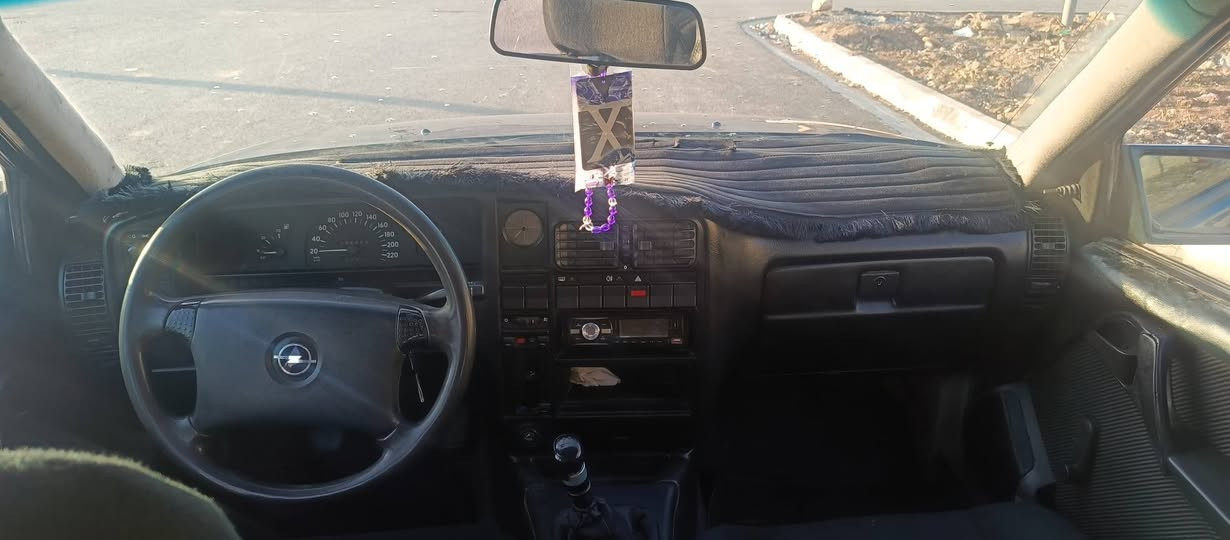 السلام عليكم اوبل اوميكا ستيشن كير عادي حجم المحرك 20 موديل 93 مواصفات ستيرن بور سلايت سنويه ل2027 شرط،التحويل كابون بانزين ضرر مابيها بس،مطوزه عام مال تقحيل السعر 37وبيها مجال مكان السياره الموصل يارمجه الشرقيه للاستفسار الاتصال 
***********/***********
