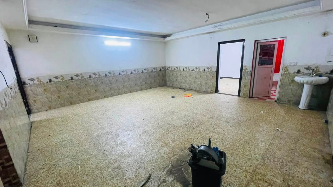 السلام عليكم ..
🏠 مشتمل للإيجار (طابق أرضي)
📍 الموقع: بغداد / البلديات / دور العمال (موقع مخدوم وقريب من الخدمات).
📐 المساحة: 127 متر مربع.🚪 
النوع: طابق أرضي كامل.✨ 
يحتوي المشتمل على:
استقبال
صالة كبيرة
غرفة نوم
مطبخ
مجموعة صحيات
💰 سعر الإيجار: 500 ألف دينار شهرياً
📞 للاستفسار والتواصل مباشرة:
اتصال أو واتساب: ***********
