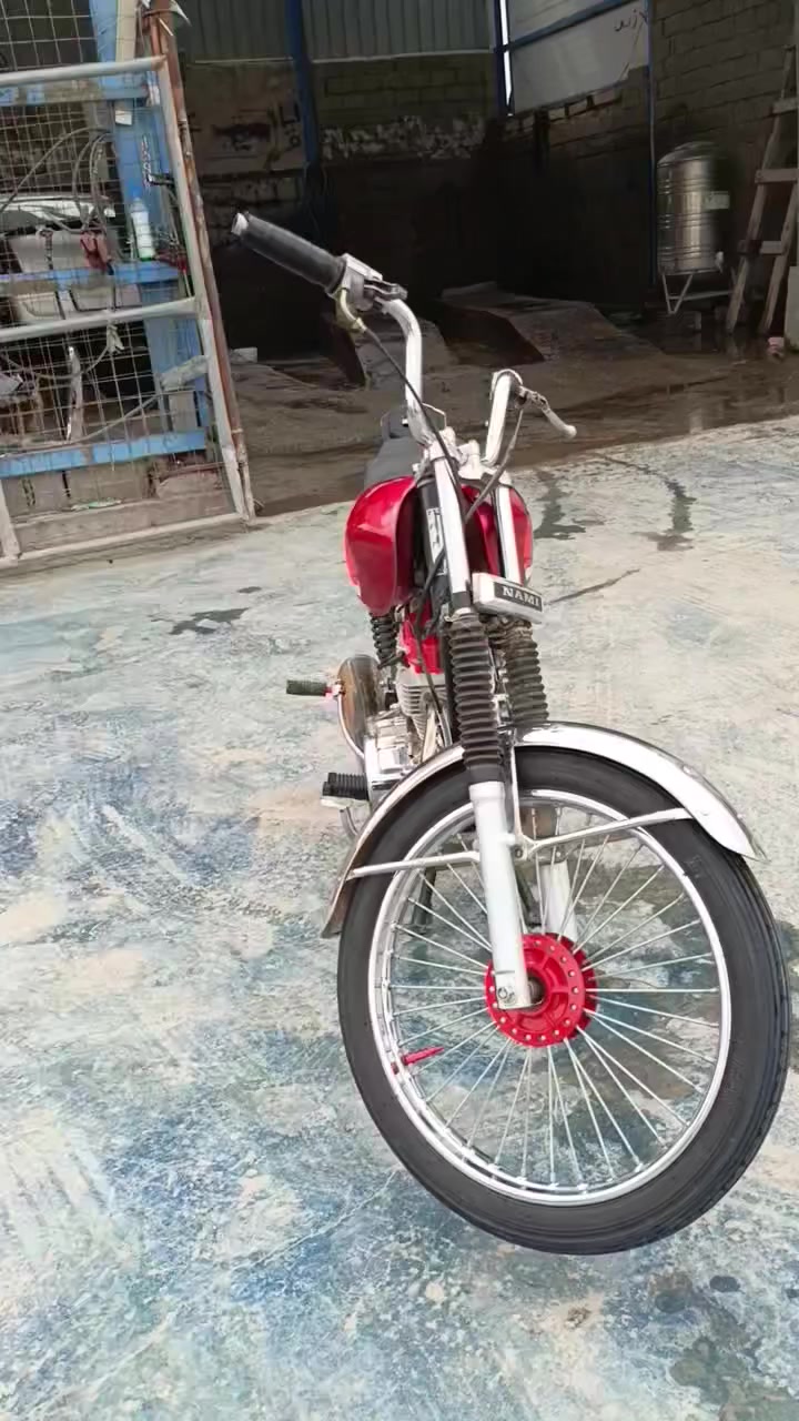 السلام عليكم دراجه لبيع تعمير 26 ازرق سكنر والشاصي 15 دراجه. خير من الله جاهزه عله خير حبايه ما ذب عليه لو ربع  مكاني بابل قضاء المحاويل السعر 650 وبيه مجال قليل ‏‪***********‬‏
