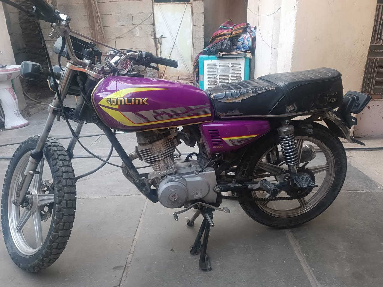 السلام عليكم دراجه ايراني البيع 4 كير مكينه تخبل اترايهة مكان البالك سعرهة 350 وبيهة مجال مكاني حسينيه ***********
