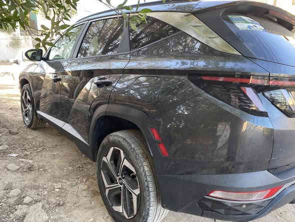 ياالله 
السلام عليكم توسان 2023  #اربيل 
SEL 
وارد امريكي المسافه المقطوعه 13 الف ميل  
الضرر :  ‫ربع جاملغ امامي صفحة السايق وقبغ الجنطة

فقط لا غير بدون دواخل شرط
                                              👍🏻
#مواصفاتها

1. شاشه
2. كيجات دجيتل
3.كامرا 
5. بصمه 
6.تشغيل عن بعد
7. رادارات جانبيه
8. ايقاف ذاتي
9. ويل كب
10.بكلايت لد 
11.اشاير بالمري
12. هيترات بالكشنات خلفي امامي
13. تحديد مسار
14. نظام ايكو +سبورت + سمارت
15. هند بريك بصمه
16. اوتو هولد
17. لايتات زنون عدسه عالي ناصي
18. رادار امامي
19. صندوك كهرباء 
20. صندوك ذكي يفتح عند الاقتراب
21. قطعتين تبريد 
22. شفتات بالاستيرن
23. اوتو بارك تحكم بالريمونت
24. حساسات خلفي امامي
25. كامرات 360 درجه 
26. كشنات جلد 
27. كشنات كهرباء 
28. كشن السايق ميمري 
29. فور ويل 4x4
30.نظام هترك 
السعر الطلب في  198$ وبيه مجال  
 مرقم بغداد 
العنوان بغداد الحرية

تفاصيل اكثر هذا  رقم. ***********
