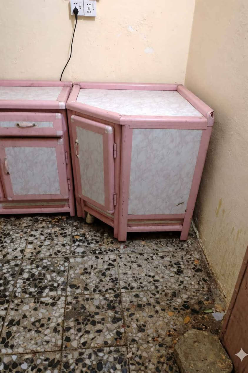 غراض مستعمله للبيع
وعندي بعد غير هذني
كنتور تركي مستعمل اربع باب بس تعبان
وجربايه ام النفر
ومروحه شحن ومروحه جداريه وماطور ماي وجزامه وتانكي ماي ابو ٥٠٠ لتر
قيم الغراض بما يرضي الله واخذ
اذا كلهن شلع ٥٠٠ وبيهن مجال بسيط للتواصل على الرقم ***********
