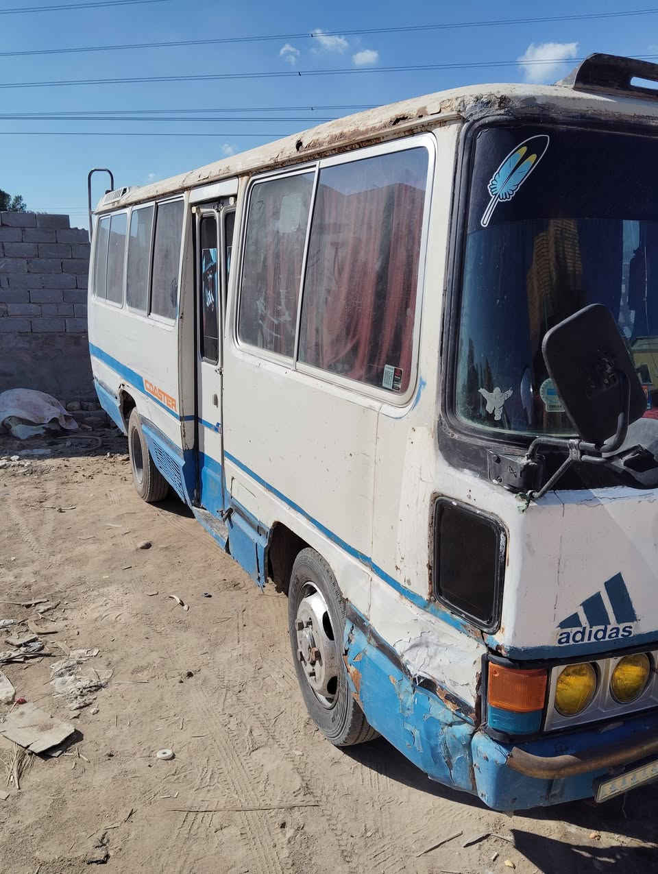السلام عليكم كوستر موديل 85 محرك بريجو جديد صدر جديد السياراه جاهزه مالكهه موجود بغداد غرفه نضيفه الشراي يتصل ***********
