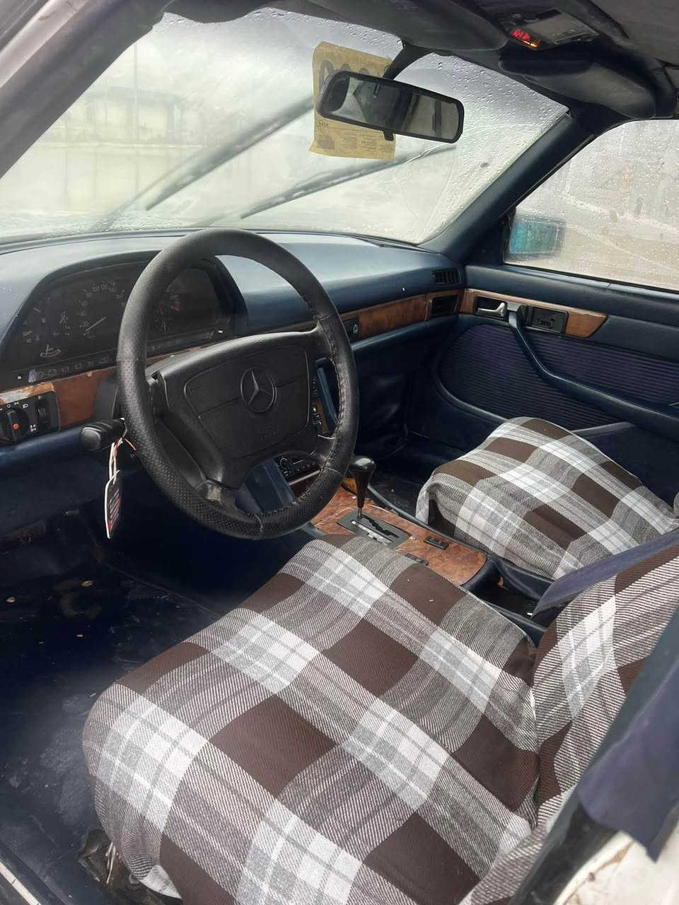 سە رەتابەناوی خوای گەورەو میهرەبان  مارسیدس  سەنەوی جنووب و بە شەرتی حاسیبەو ئە وەلیات و موو سوو براوە. وپیشودوای جرکە ی تیانیە و گشت گیانی ئیشە کات  گیرومەکینە ڤی ڤیتی و ٣٠٠٠هەزار گیرئۆتۆماتیک وحادی نمونەی جوانی  پیشوودوای دەحمی نیە. سحری ٢٤گەلا شوین سلیمانی ***********
*********** السليمانية, العراق
