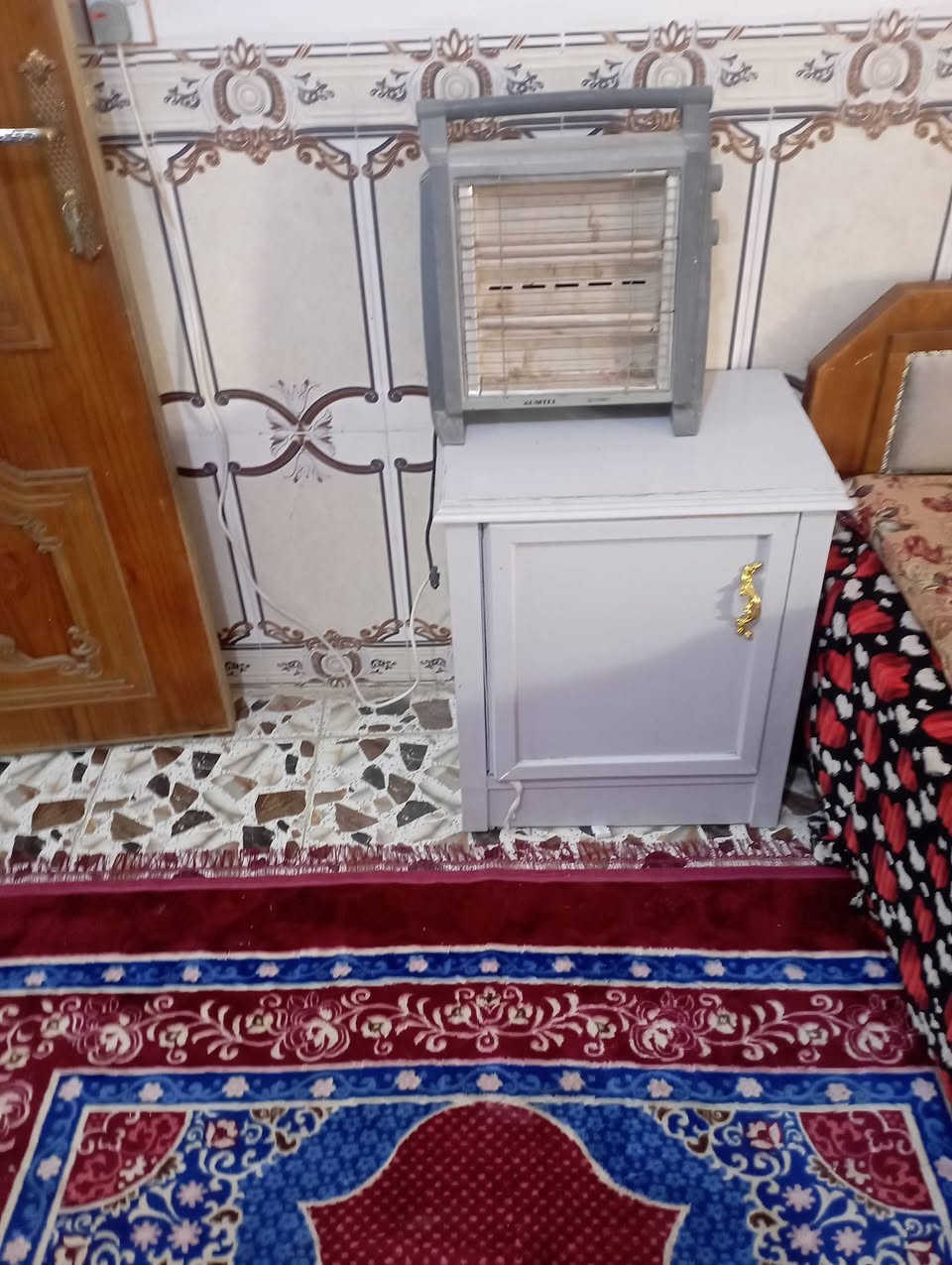 للبيع غرفه تزكام المكان حله ابو غرق السعر مليون 100 اتصال ***********
