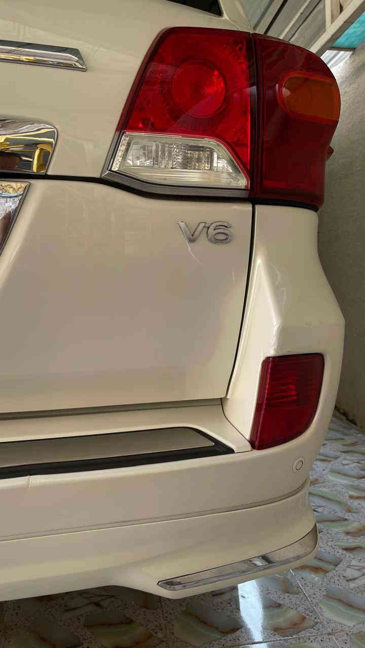 لاندكروز جكسارة 2015
بريم اصل معروفة مواصفاتة
ستة سلندر مكفولة عدا بارد قليل والدعامية الامامية مبدلة
طخم تاير دلوب جديد

السعر415ورقة 

رقمها بصرة السيارة جديدة مال جناي على ايدي مرتبهة السيارة باسمي شرط المداورة 

رقم الهاتف ***********
