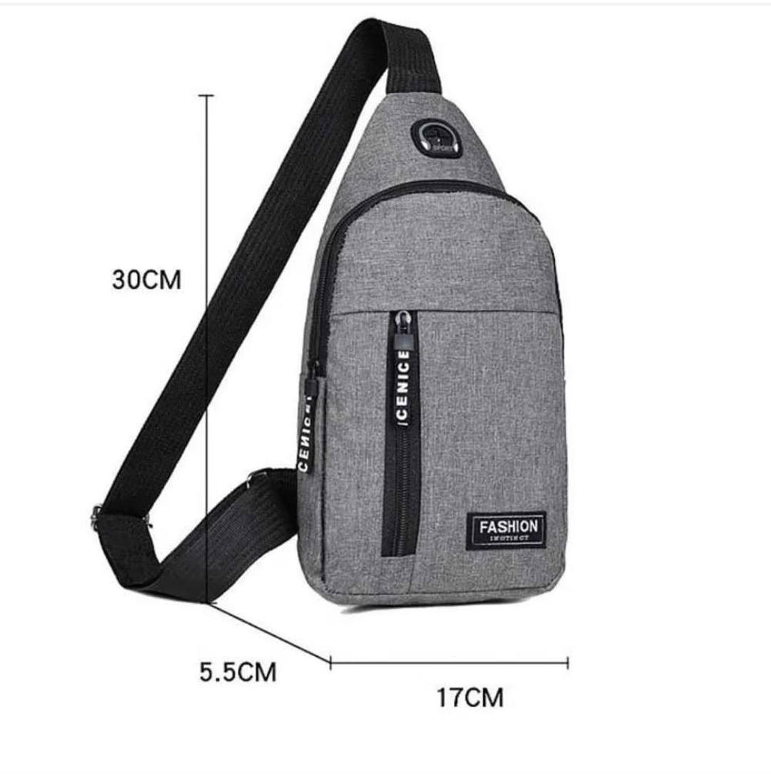 🔥 عرض حصري وتحطيم أسعار من Humam store! 🔥
​ليش تدفع أكثر إذا تكدر تاخذ الأفضل بسعر أقل؟ وفرنا لكم حقيبة الكتف الرجالية الأنيقة والعملية، بتصميم عصري يناسب كل طلعاتك اليومية واحتياجاتك، وبسعر مستحيل تلگى مثله!
​شنو اللي يميز هذي الحقيبة؟
​🛡️ جودة عالية: قماش متين مقاوم للخدش والتآكل (Anti-scratch)، يعيش وياك فترة طويلة.
​🎧 عملية جداً: تحتوي على منفذ مخصص لسماعات الأذن حتى تستمتع بوقتك وتبقى متصل بسهولة وأنت بالشارع.
​📏 حجم مثالي: أبعادها (30 سم × 17 سم × 5.5 سم) ممتازة لتشيل كل أغراضك الأساسية (موبايل، محفظة، مفاتيح، شاحنة) بدون ما تكون مزعجة أو ثقيلة.
​✨ راحة وأناقة: مريحة جداً باللبس، وألوانها ثابتة وتضيف لمسة شياكة لأي طقم تلبسه.
​💥 الأسعار اللي حطمنا بيها السوق:
​سعر القطعة الواحدة: 3,000 دينار فقط!
​سعر القطعتين: 5,000 دينار فقط! (عرض ميِتفوت، أخذ وحدة الك ووحدة لصديقك 😉).
​🚗 خدمة التوصيل متوفرة وسريعة:
​توصيل داخل بغداد: 3,000 دينار
​توصيل لكافة المحافظات: 5,000 دينار
​📍 عنواننا: بغداد - الأمين - نواب الضباط.
📞 للحجز والاستفسار عبر الواتساب أو الاتصال: ***********
​الكمية محدودة، سارعوا بالحجز قبل نفاذ الكمية!
