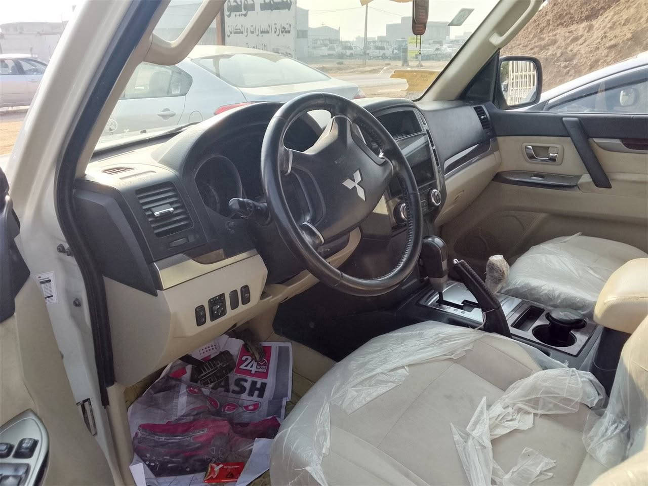 سلام عليكم باجيرو موديل 16 رقم بصر دولي سياره جاهزه كير محرك حداديه تخم تاير مكفول ماعد شبرين بارد بسمي سعر175.  ***********
