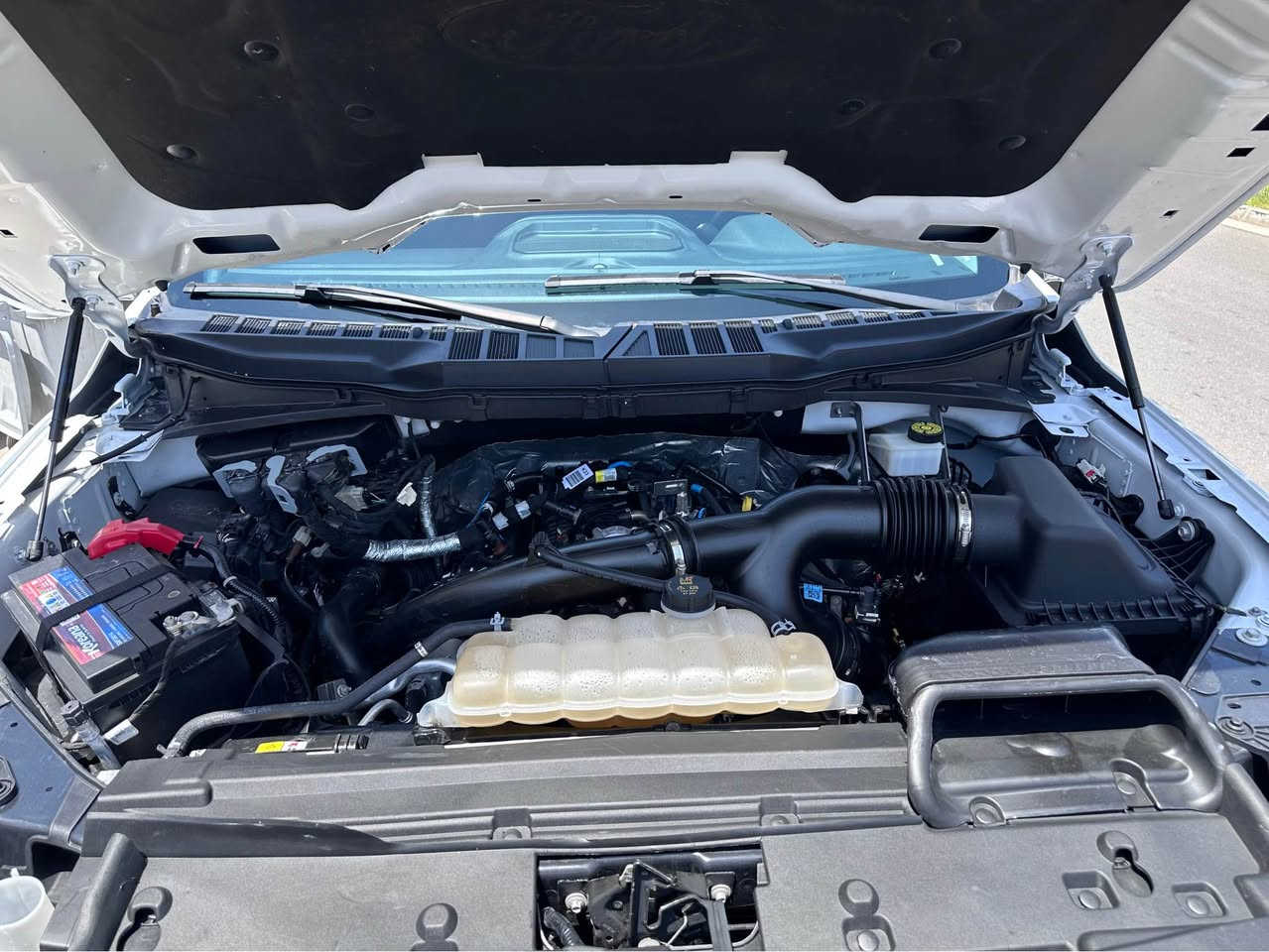 سلام عليكم
فورد F-150 2024 V6 2700cc
السيارة حادثها بنيد وجاملغ تبديل وطاگ ايرباك ستيرن وبردات وراجع بلادي گير تعليگ 10 نمر شاشه كبيرة ودشبول دجتل شاشه وكاميرات محيطيه 360 درجة رادارات حساسات خلفيه وكشن سائق كهرباء 
السيارة حلوه ونضيفه كلش وناعمه بل مشي بدون رقم موقعها اربيل معرض نويكار
سعر السيارة 28,900$ وبيها مجال
*********** أربيل, العراق
