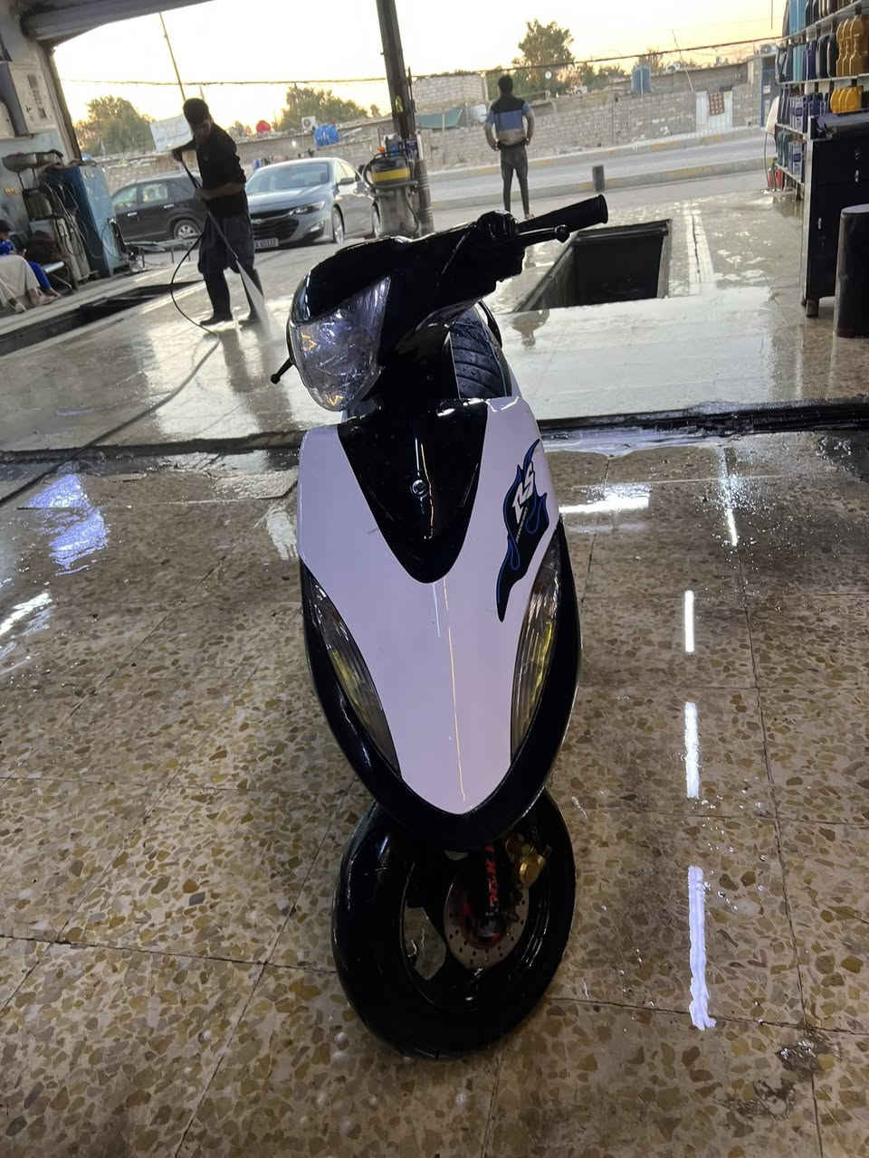 ماكس عدله ما مفتوحه عل بلاد مكينه جديده شرط للجماليه كفرات جديده السعر 600وبيها مجال بسيط
***********
