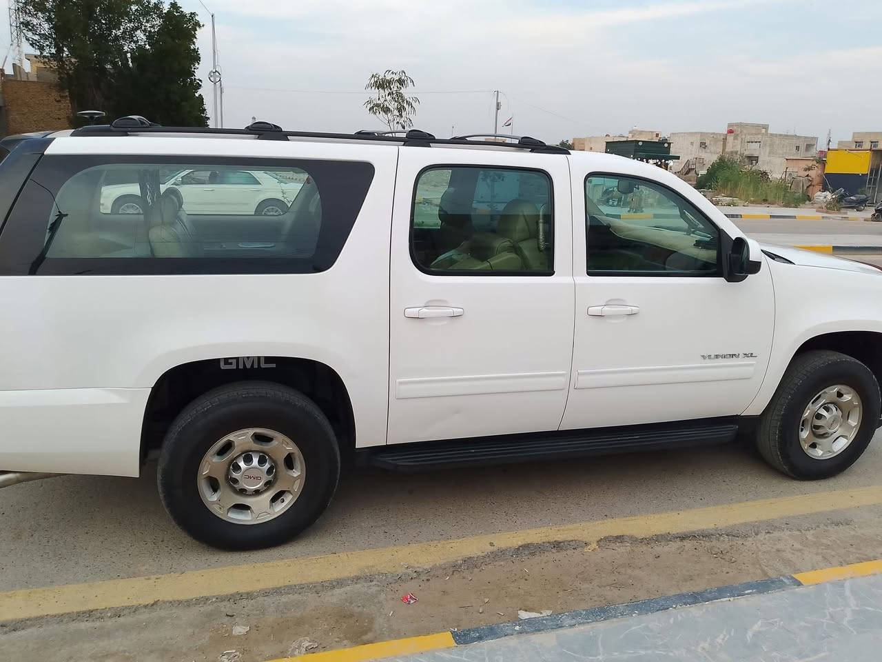 ياالله السلام عليكم 
جمسي يوكن فحل موديل 2009
گير مكينه حداديه خير من الله 
تخم تاير جديد
بيه منضومة غاز 80لتر
السياره كفاله بدون حادث 
باقي التفاصيل خاص
السعر210وبيه مجال 
اتصال ***********
