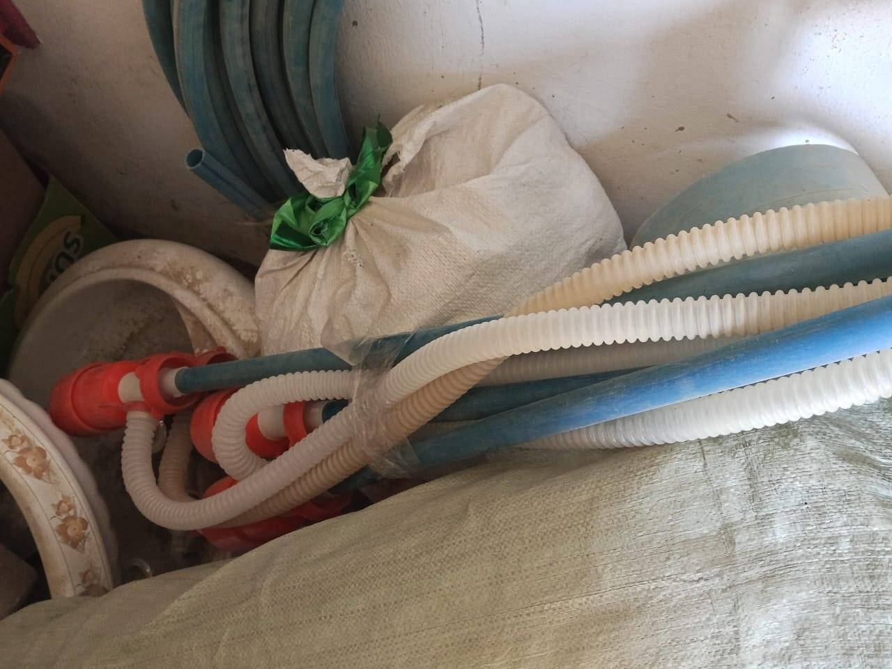 تعزيلات محل منو محتاج هاي لاغراض جوه سعر جمله  كله جديد لعنوان زويرجات رقم *********** ابو لمحل حتي رفوف البيع كولشي يخص منزل عده وموجود
