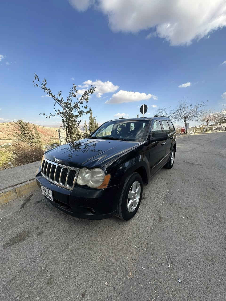 #للمراوس بسيرا او سلفادور 

✅ للمراوس – جيب لاريدو 2008
🚗 النوع: Jeep Laredo
🎨 اللون: أسود
⚙️ المحرك: 3700 سي سي
📍 الموقع: ديالى – قضاء المنصورية
بيها صبغ اربع قطع بدون دواخل 
نواقص قليلة جدا 
سنوية باسمي لغاية 2028

📞 للاستفسار مراسلة خاصة أو اتصال
***********
